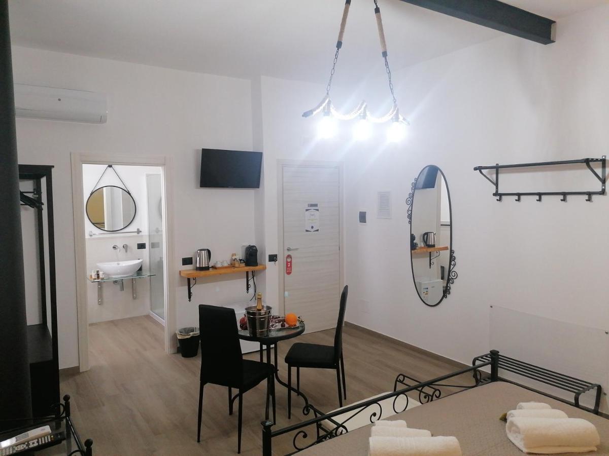 B&B 36 Passi Dal Mare 2.0 ตราปานี ภายนอก รูปภาพ
